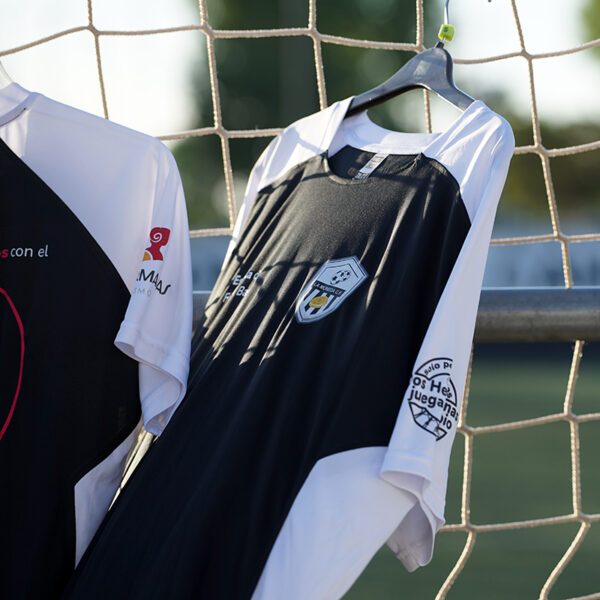 Camiseta oficial entrenadores - Imagen 2